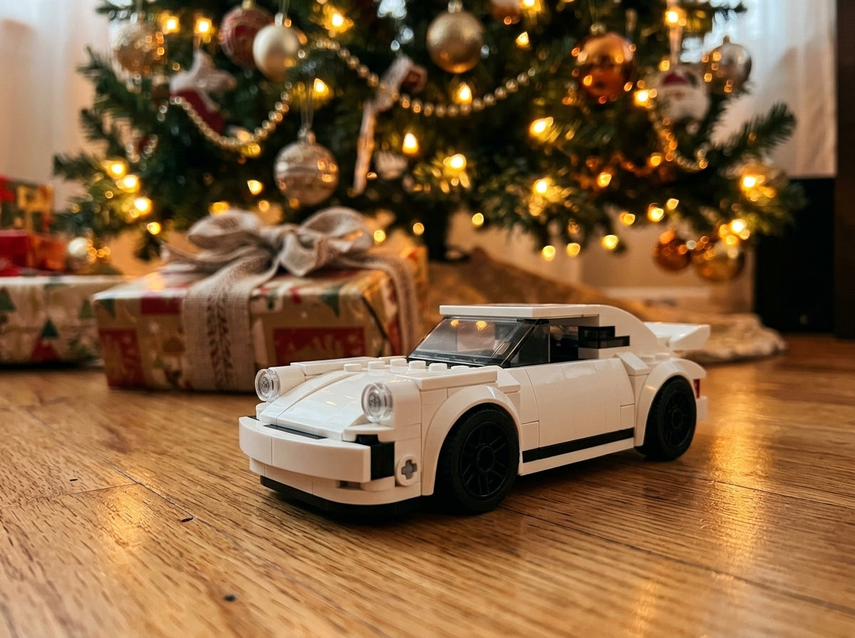 Clásico retro — junto al árbol de Navidad